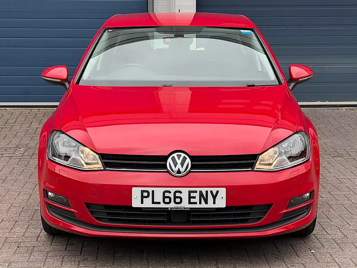 Used 2016 Volkswagen Golf Bluemotion Tech Match Edition Red - Interior and Exterior details 3