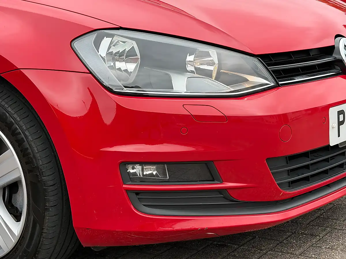 Used 2016 Volkswagen Golf Bluemotion Tech Match Edition Red - Interior and Exterior details 6