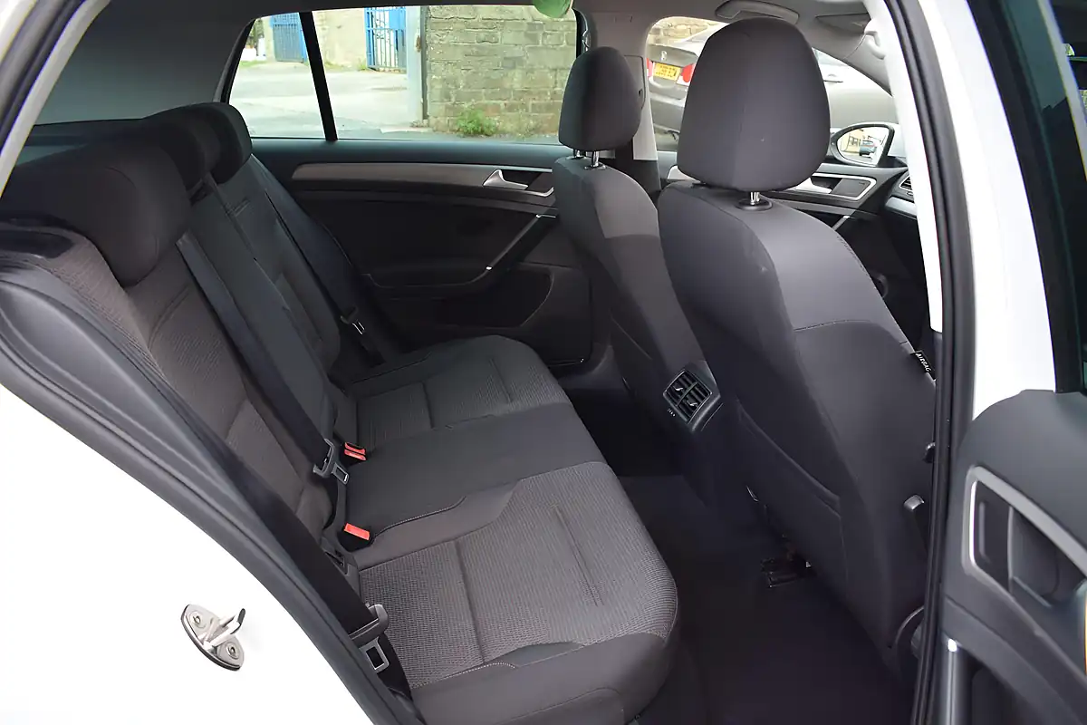 Used 2016 Volkswagen Golf Bluemotion Tech Match Edition White - Interior and Exterior details 10
