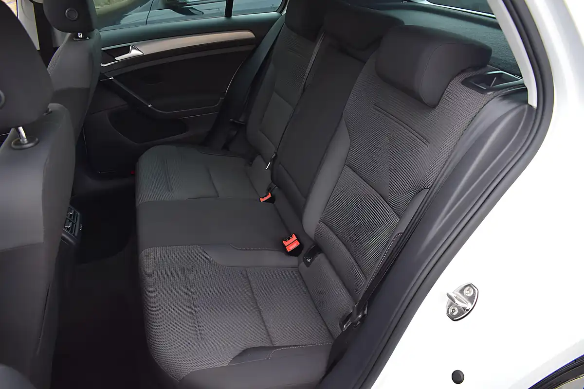 Used 2016 Volkswagen Golf Bluemotion Tech Match Edition White - Interior and Exterior details 12