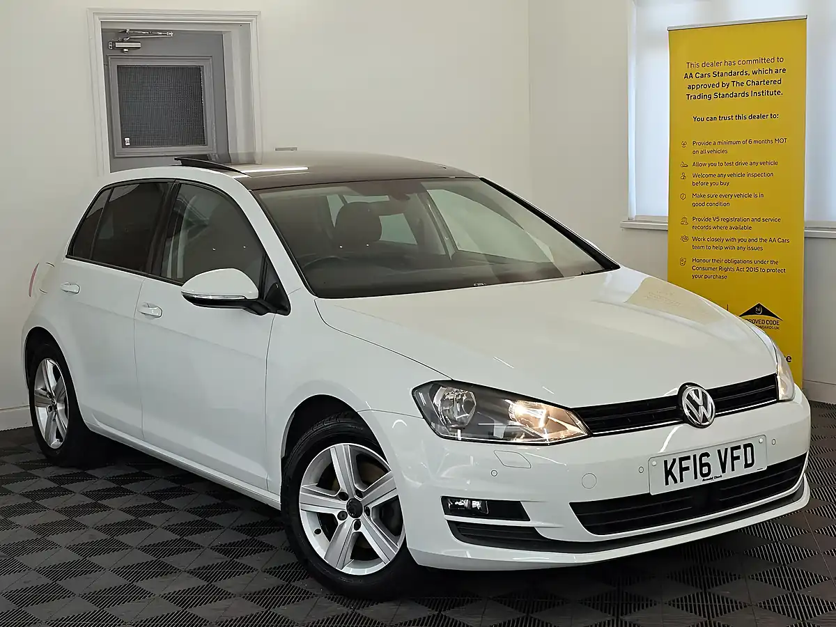 Used 2016 Volkswagen Golf Bluemotion Tech Match Edition White - Interior and Exterior details 3
