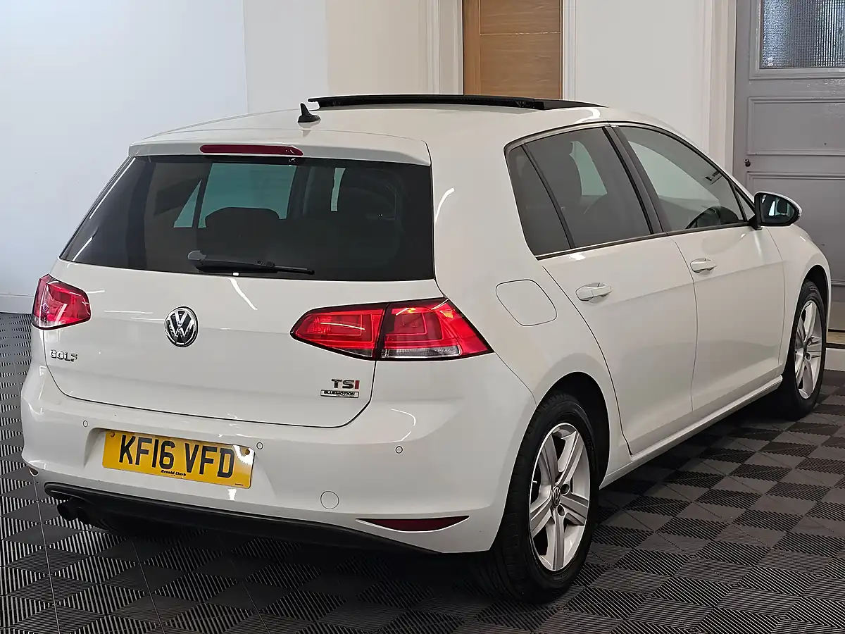 Used 2016 Volkswagen Golf Bluemotion Tech Match Edition White - Interior and Exterior details 4