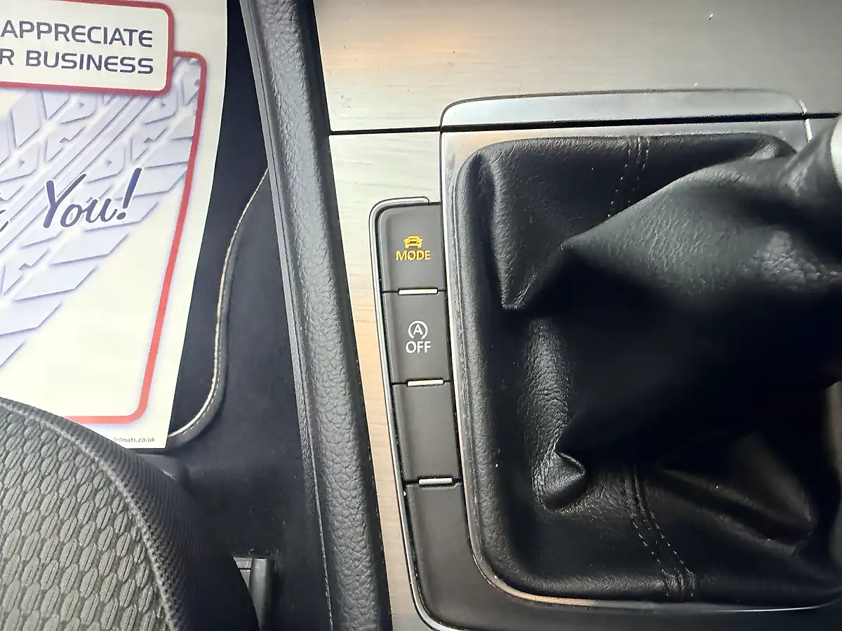 Used 2016 Volkswagen Golf Bluemotion Tech Match Edition White - Interior and Exterior details 13