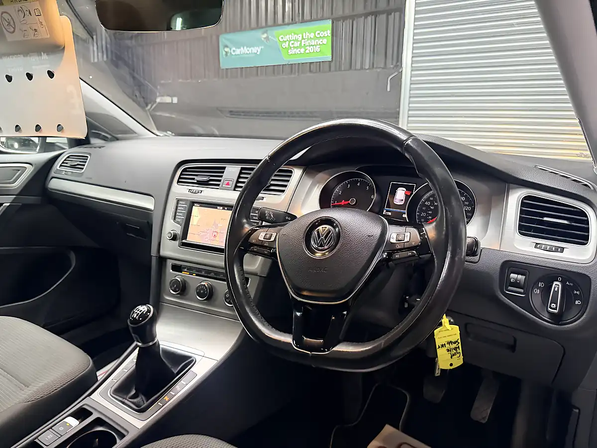 Used 2016 Volkswagen Golf Bluemotion Tech Match Edition White - Interior and Exterior details 16