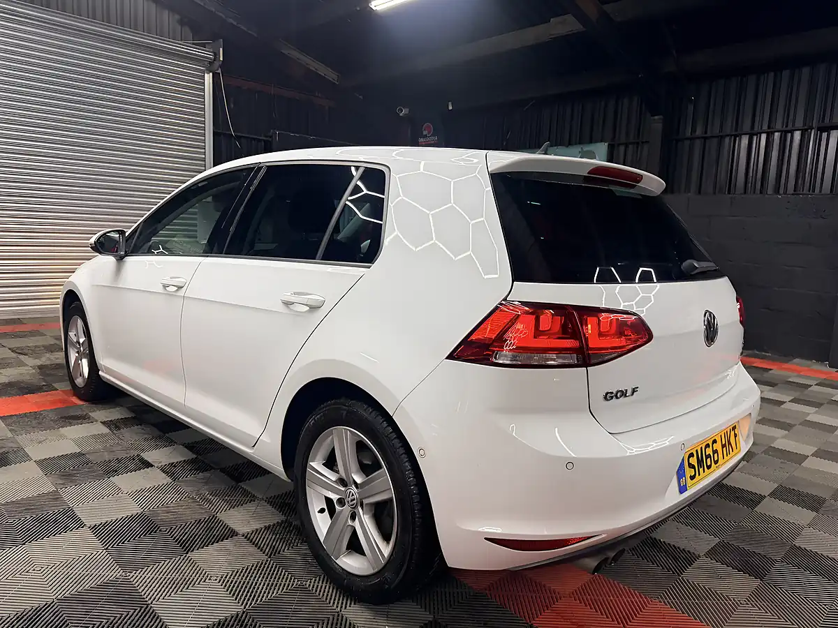 Used 2016 Volkswagen Golf Bluemotion Tech Match Edition White - Interior and Exterior details 7