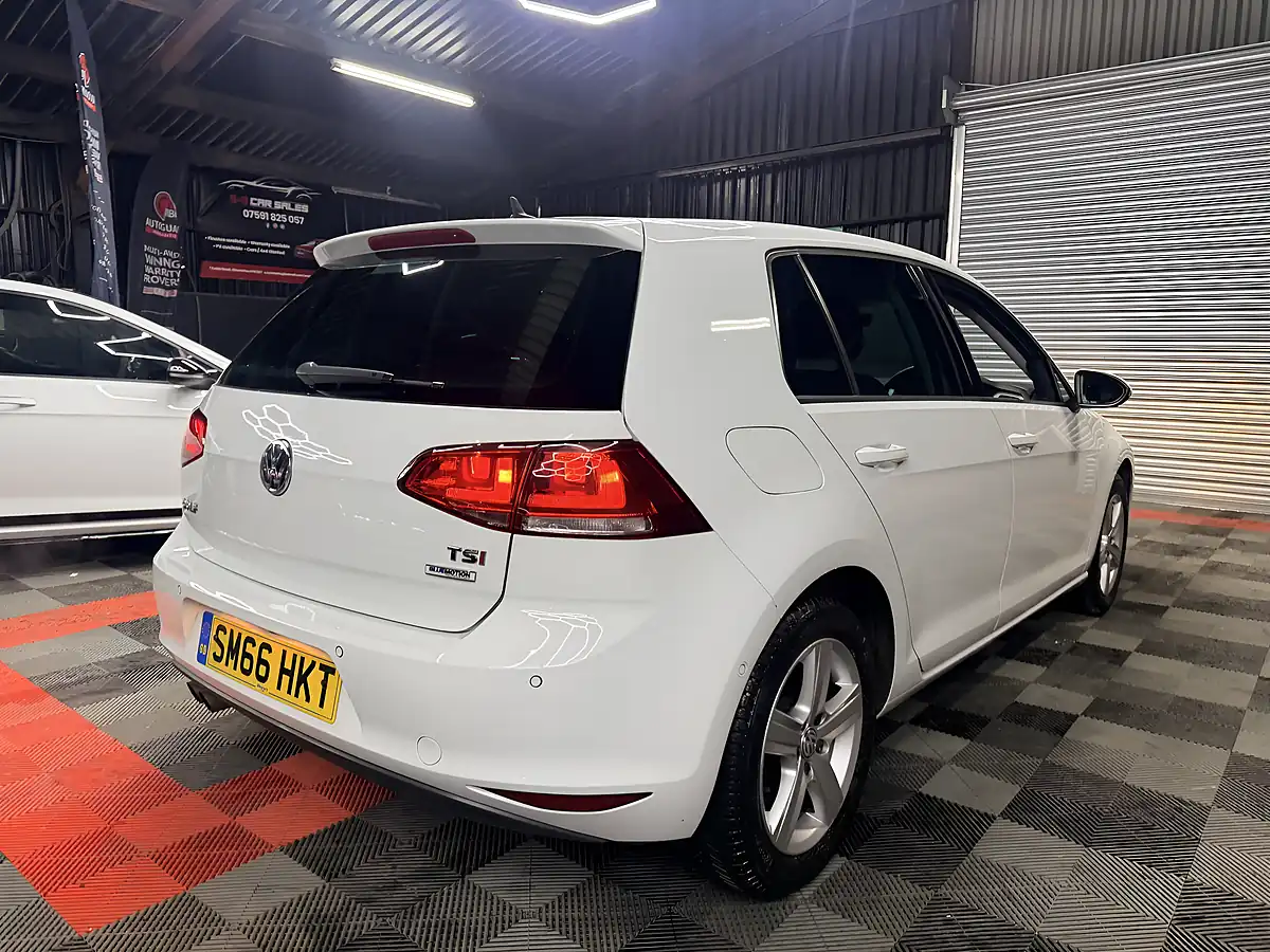 Used 2016 Volkswagen Golf Bluemotion Tech Match Edition White - Interior and Exterior details 9