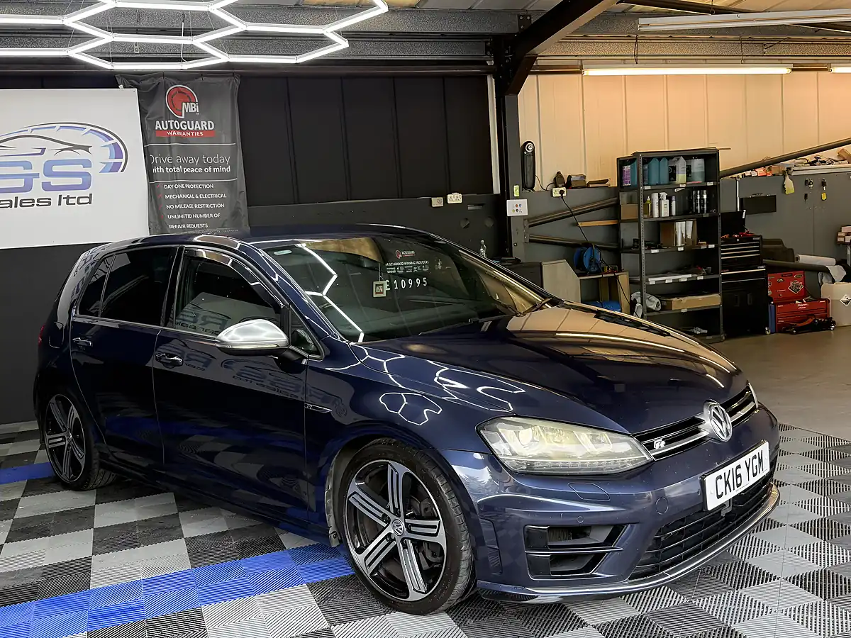 Used 2016 Volkswagen Golf Bluemotion Tech R Blue - Interior and Exterior details 12