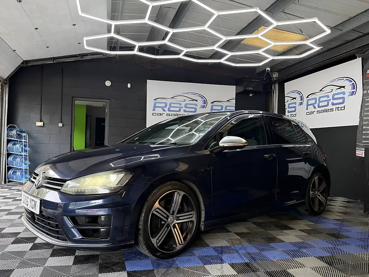Used 2016 Volkswagen Golf Bluemotion Tech R Blue - Interior and Exterior details 13