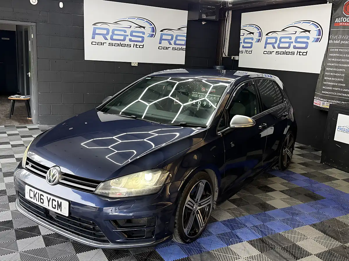 Used 2016 Volkswagen Golf Bluemotion Tech R Blue - Interior and Exterior details 14