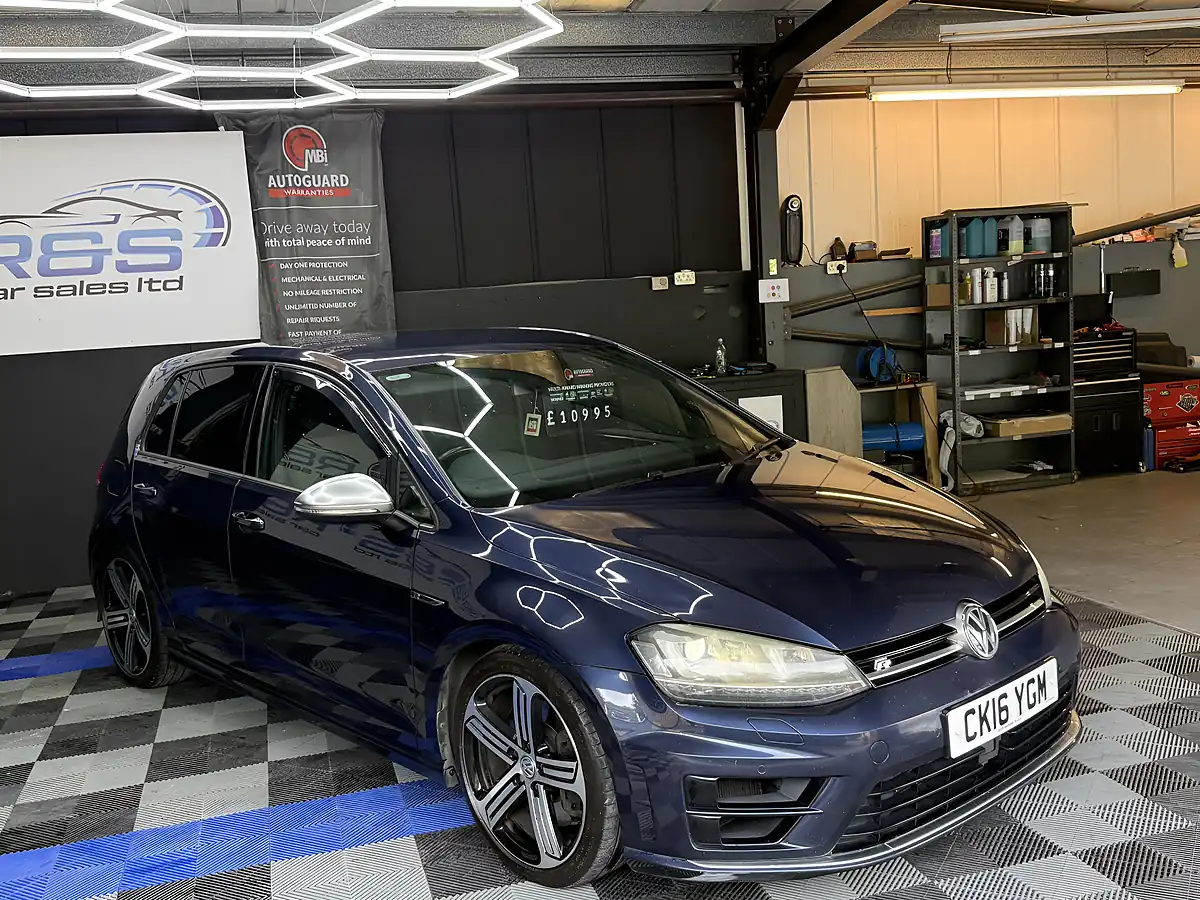 Used 2016 Volkswagen Golf Bluemotion Tech R Blue - Interior and Exterior details 15
