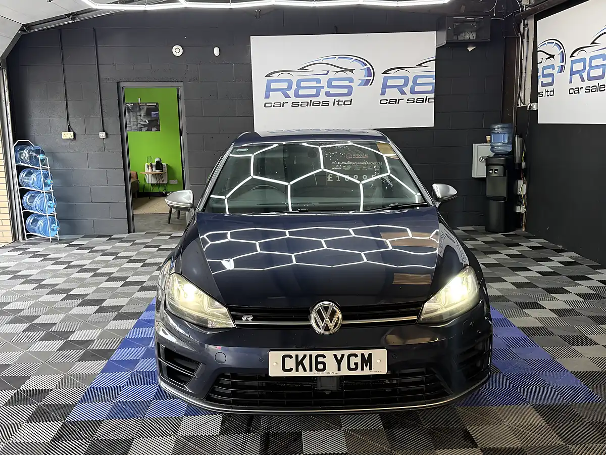 Used 2016 Volkswagen Golf Bluemotion Tech R Blue - Interior and Exterior details 2