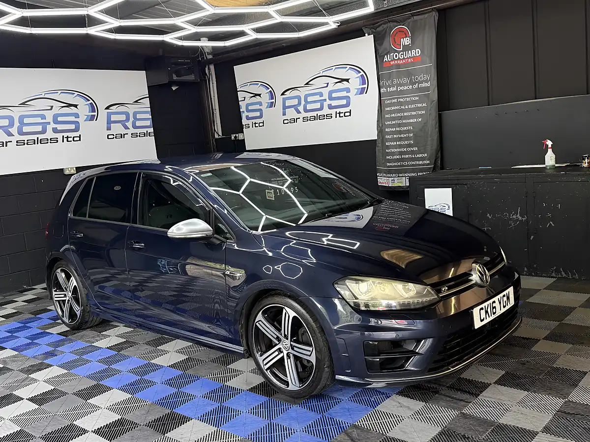 Used 2016 Volkswagen Golf Bluemotion Tech R Blue - Interior and Exterior details 3