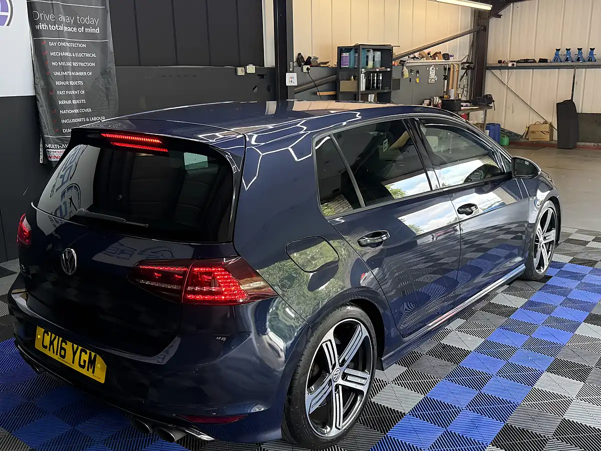 Used 2016 Volkswagen Golf Bluemotion Tech R Blue - Interior and Exterior details 4