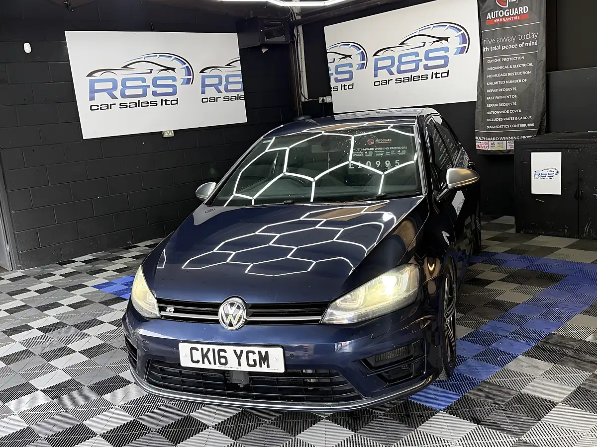 Used 2016 Volkswagen Golf Bluemotion Tech R Blue - Interior and Exterior details 9