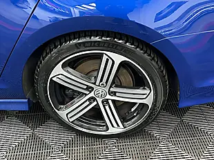 Used 2016 Volkswagen Golf Bluemotion Tech R Blue - Interior and Exterior details 12