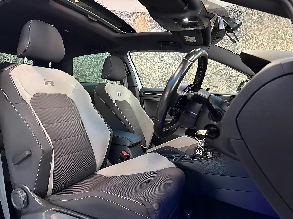 Used 2016 Volkswagen Golf Bluemotion Tech R White - Interior and Exterior details 13