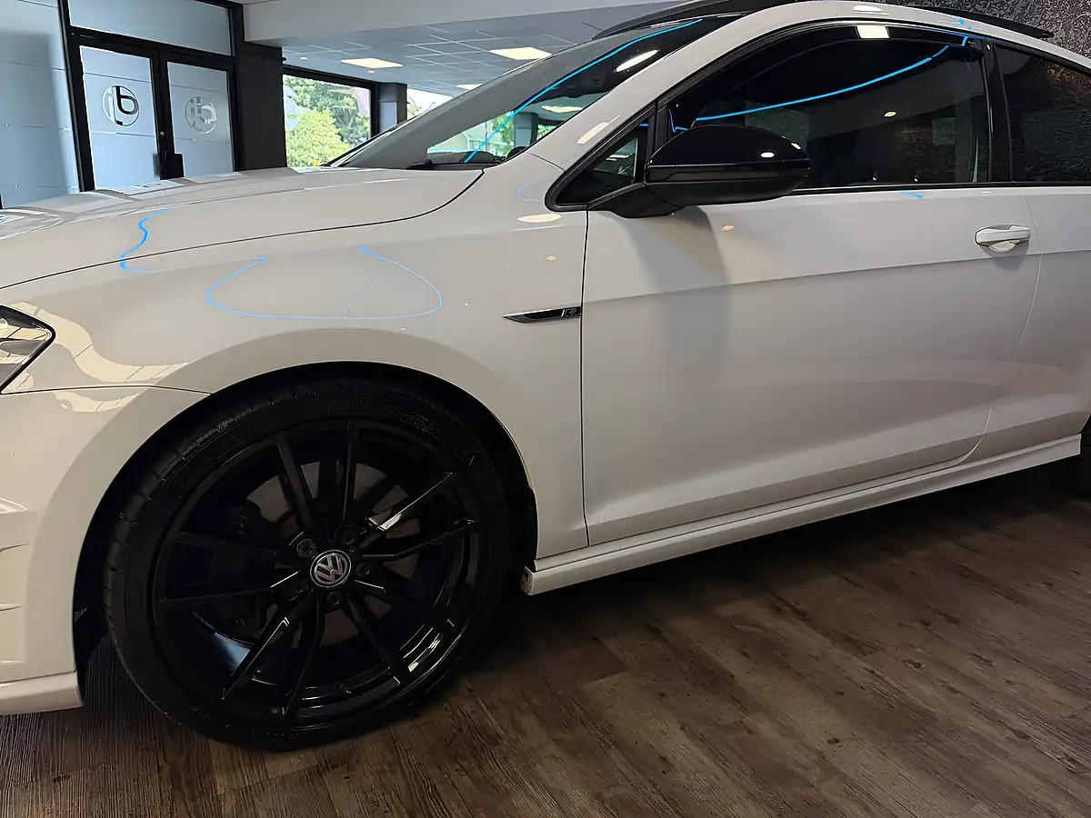 Used 2016 Volkswagen Golf Bluemotion Tech R White - Interior and Exterior details 15