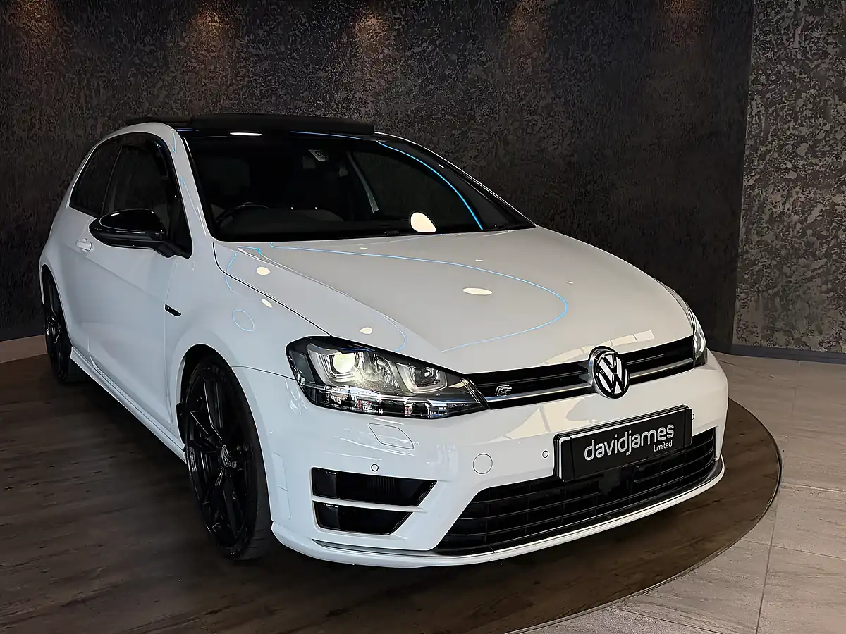 Used 2016 Volkswagen Golf Bluemotion Tech R White - Interior and Exterior details 19