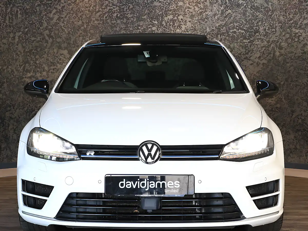 Used 2016 Volkswagen Golf Bluemotion Tech R White - Interior and Exterior details 5