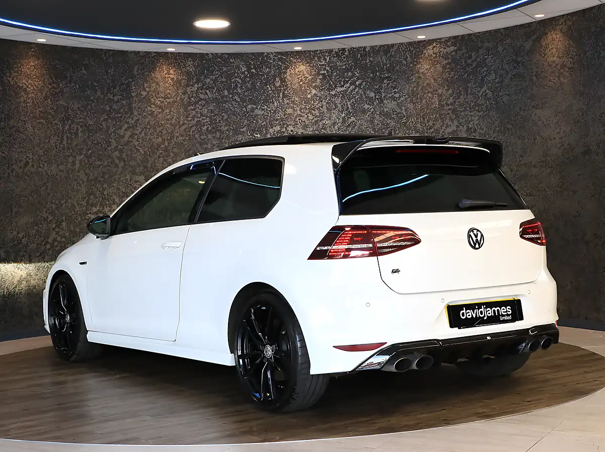Used 2016 Volkswagen Golf Bluemotion Tech R White - Interior and Exterior details 8