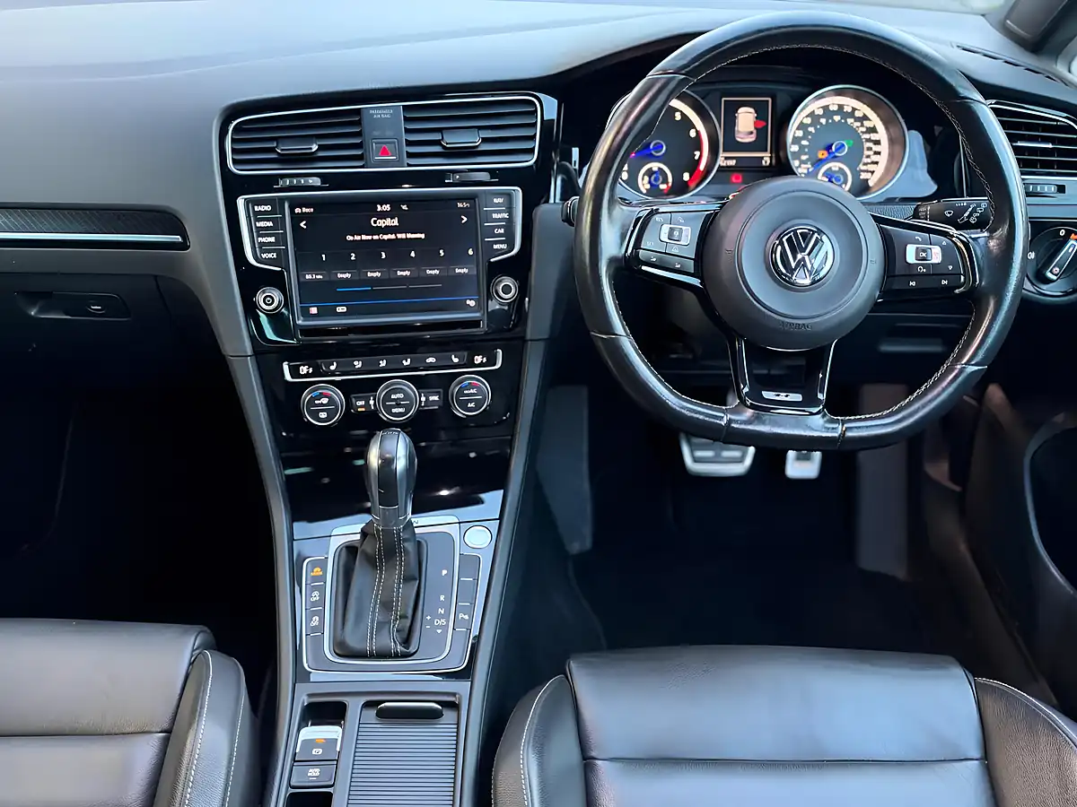 Used 2016 Volkswagen Golf Bluemotion Tech R White - Interior and Exterior details 11