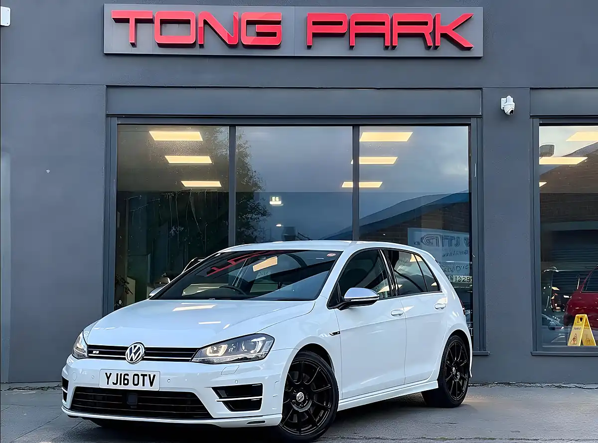 Used 2016 Volkswagen Golf Bluemotion Tech R White - Interior and Exterior details 3