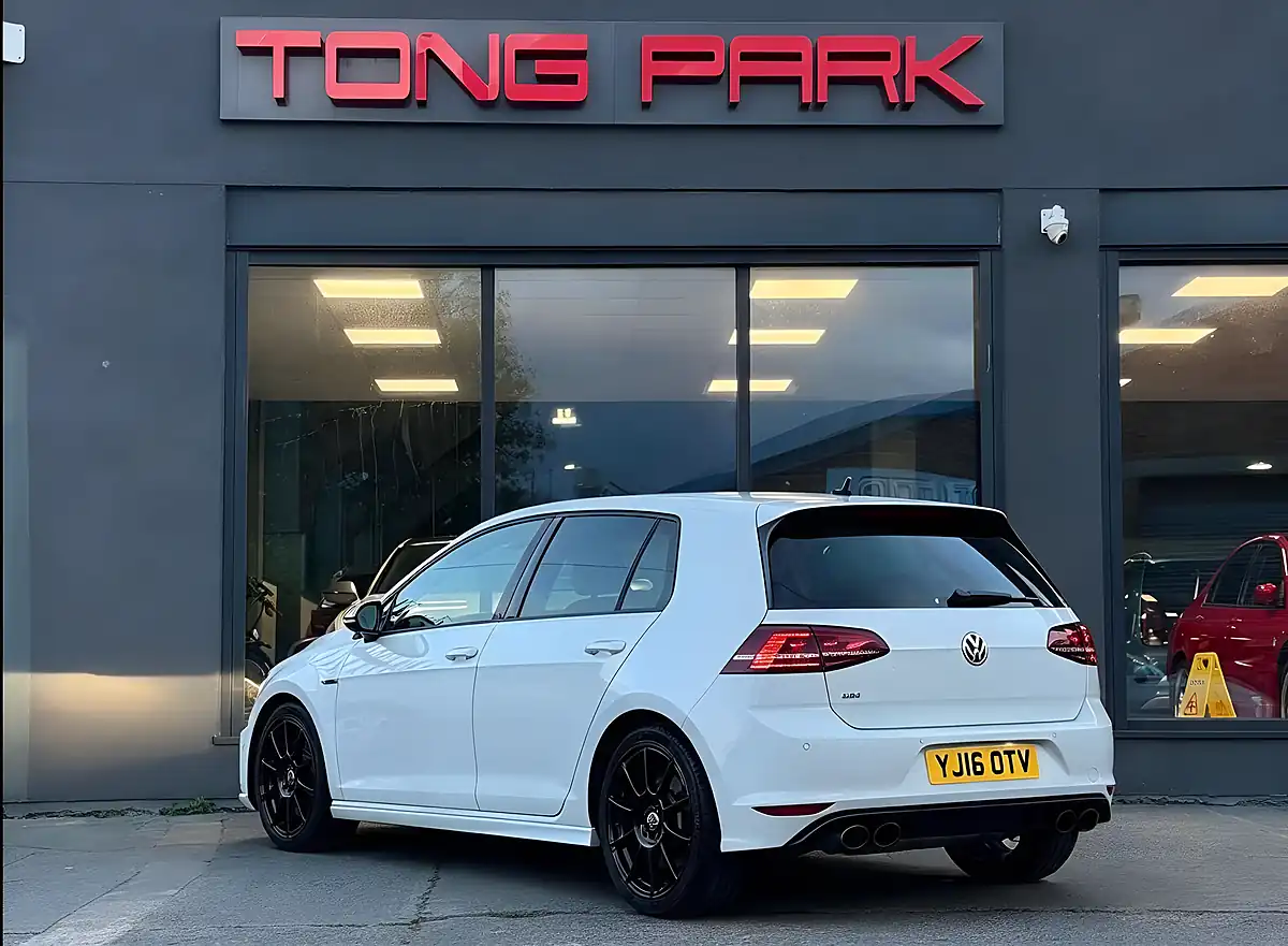 Used 2016 Volkswagen Golf Bluemotion Tech R White - Interior and Exterior details 5