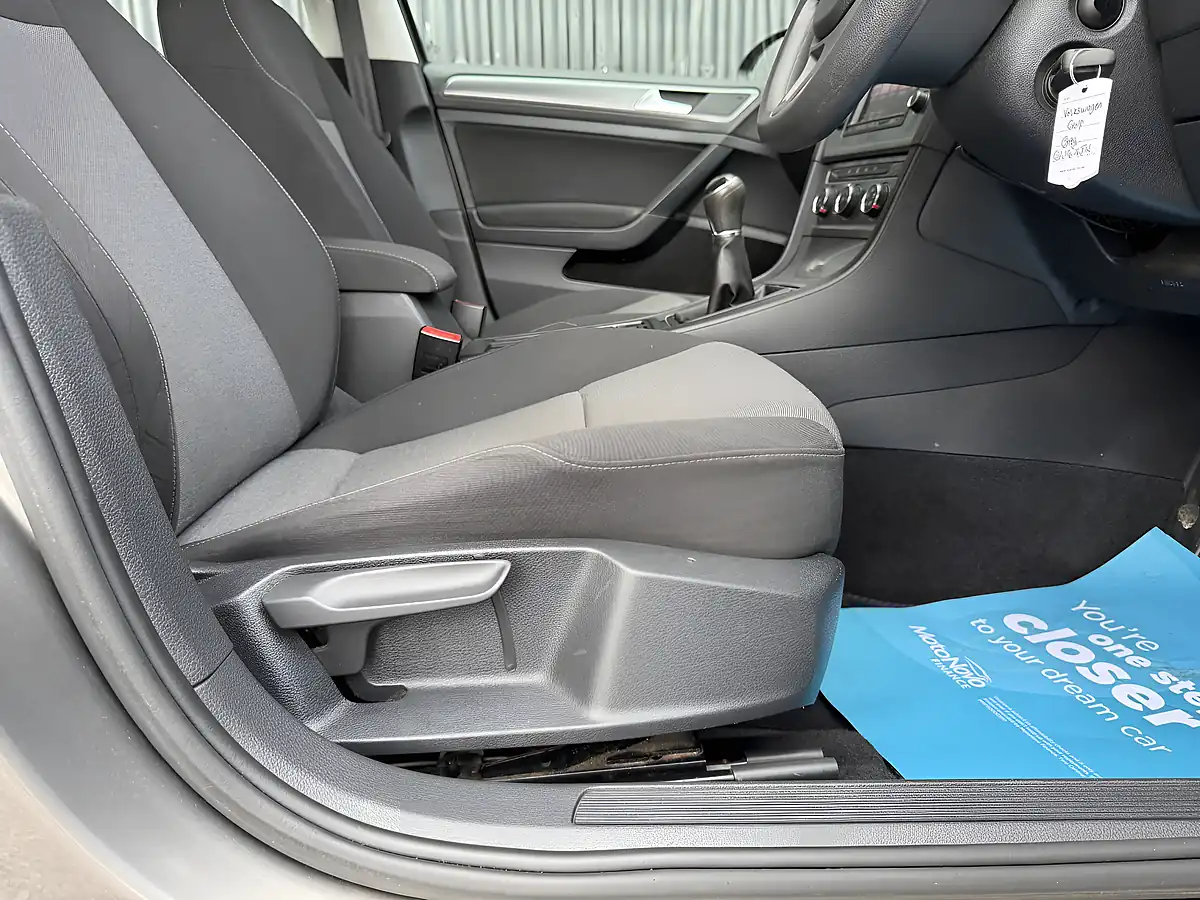 Used 2016 Volkswagen Golf Bluemotion Tech S Grey - Interior and Exterior details 11