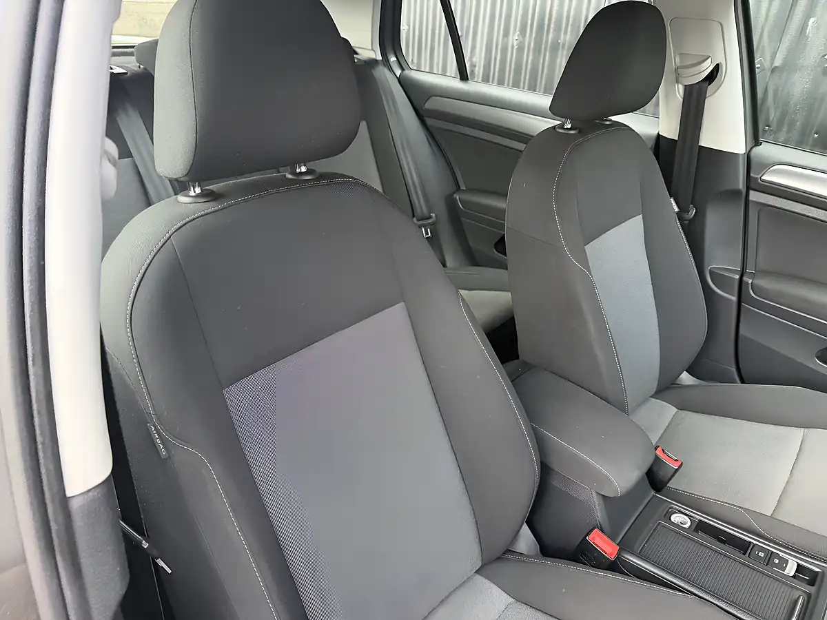 Used 2016 Volkswagen Golf Bluemotion Tech S Grey - Interior and Exterior details 12