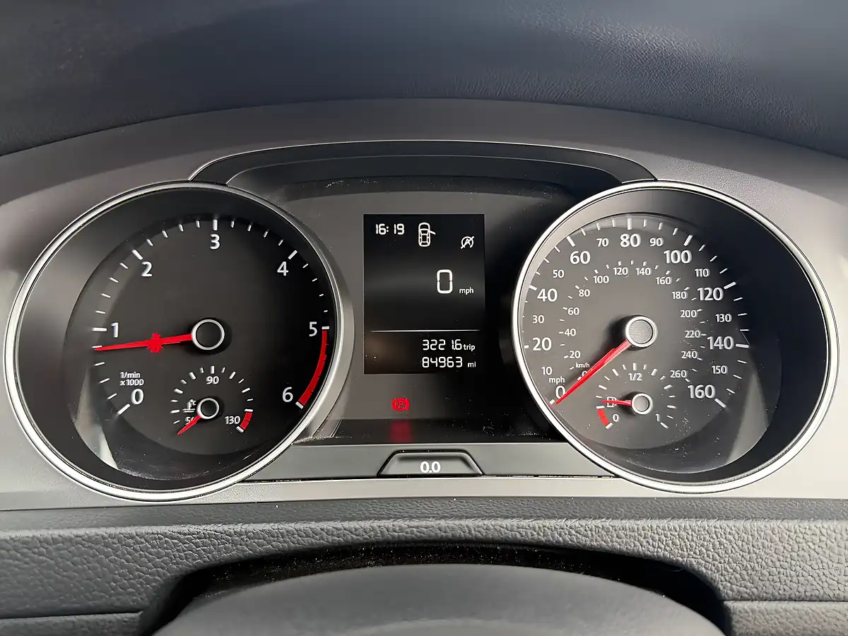 Used 2016 Volkswagen Golf Bluemotion Tech S Grey - Interior and Exterior details 15