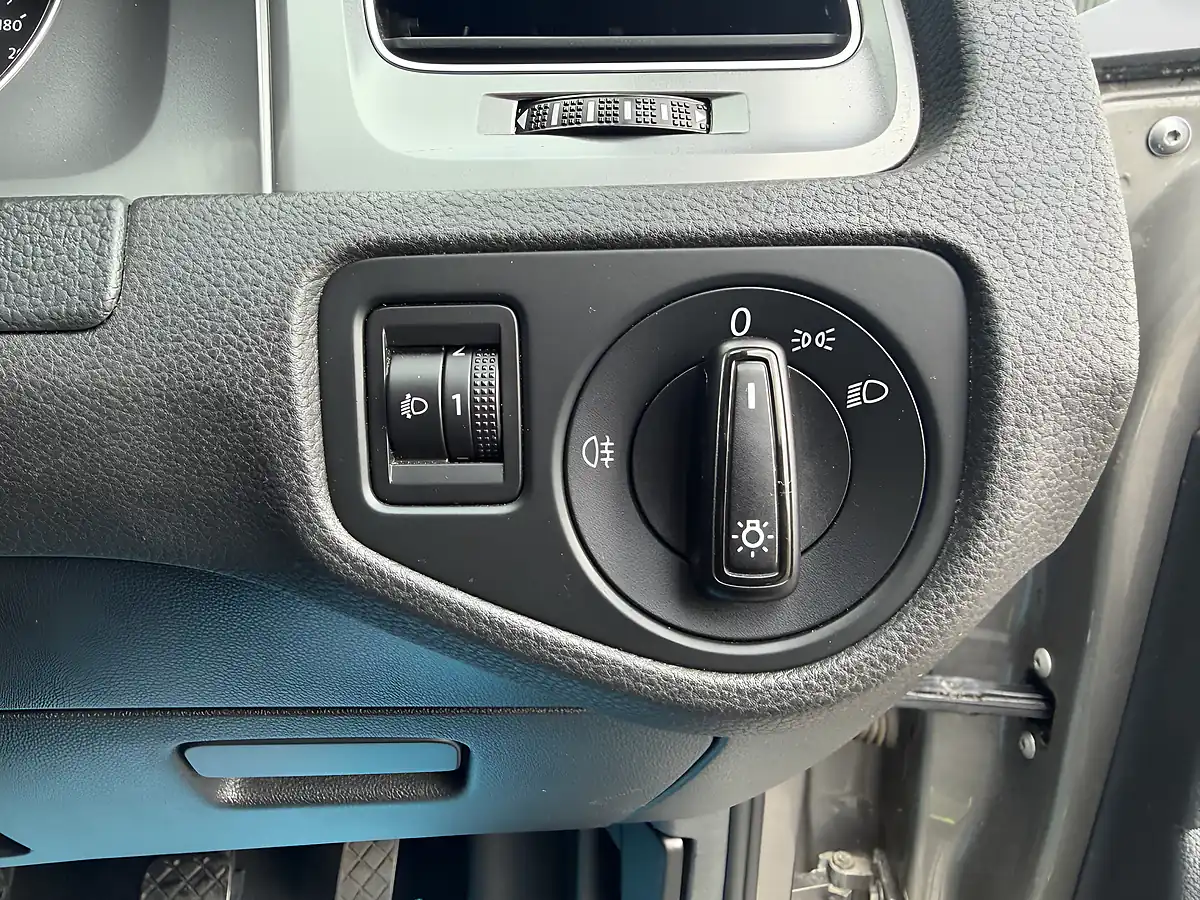 Used 2016 Volkswagen Golf Bluemotion Tech S Grey - Interior and Exterior details 18