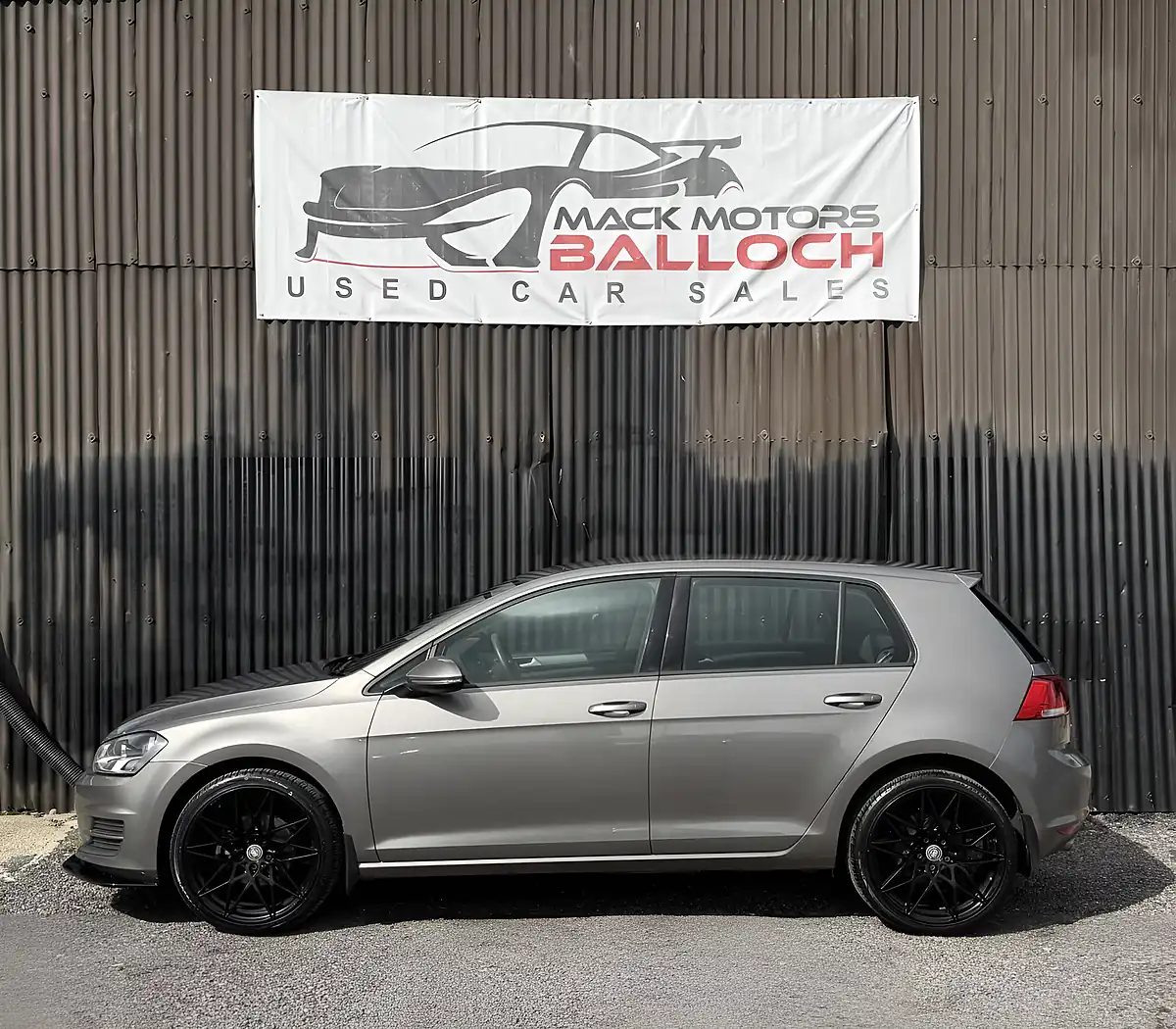 Used 2016 Volkswagen Golf Bluemotion Tech S Grey - Interior and Exterior details 8