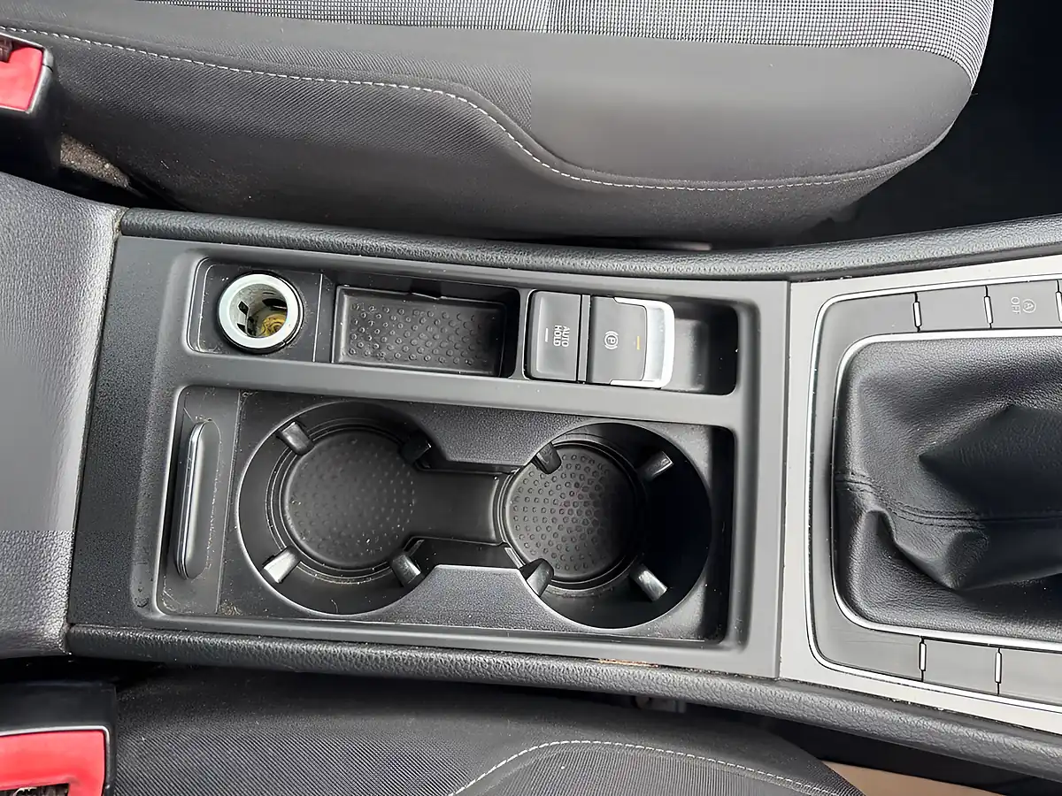 Used 2016 Volkswagen Golf Bluemotion Tech S Silver - Interior and Exterior details 14
