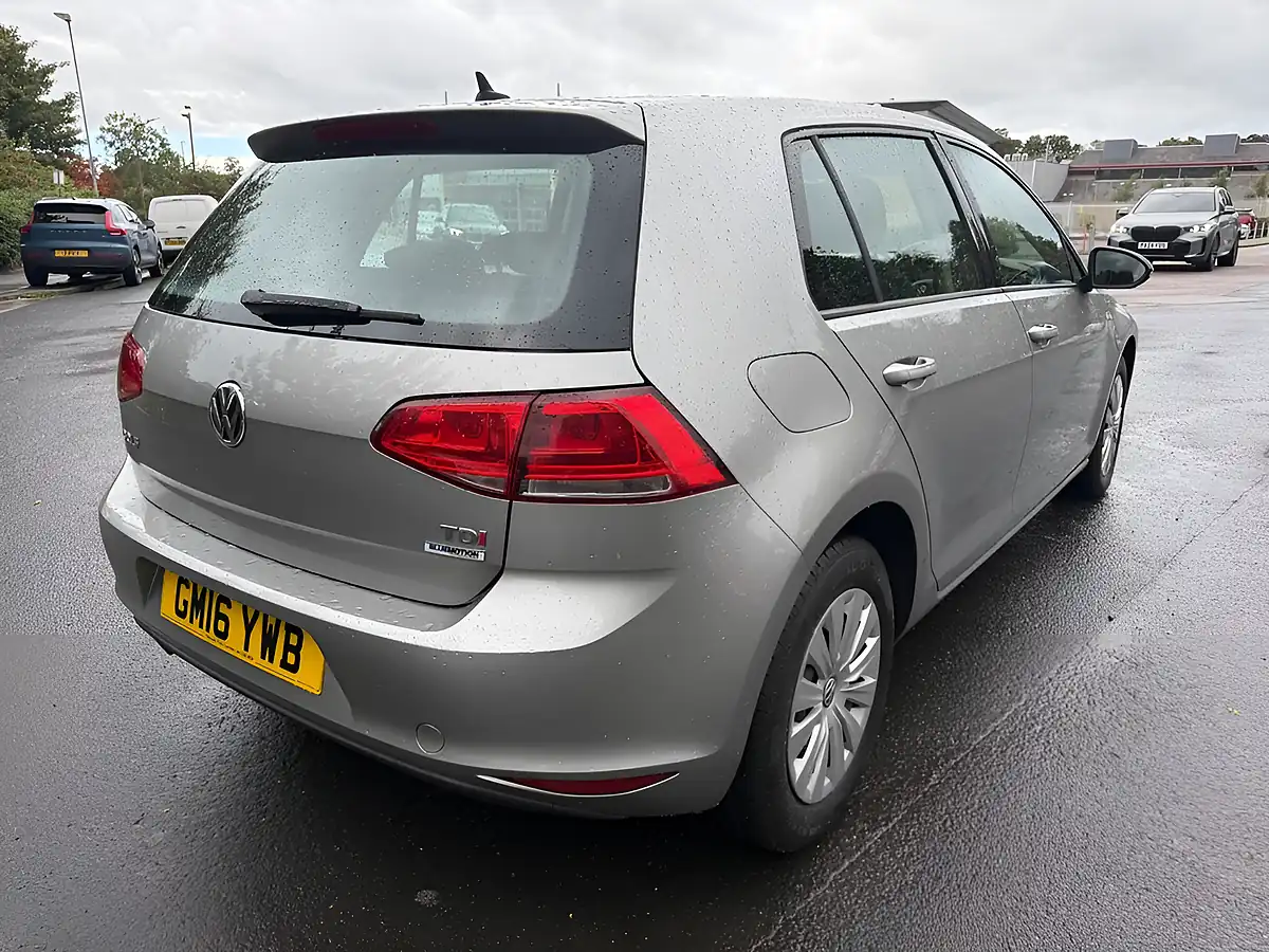 Used 2016 Volkswagen Golf Bluemotion Tech S Silver - Interior and Exterior details 6