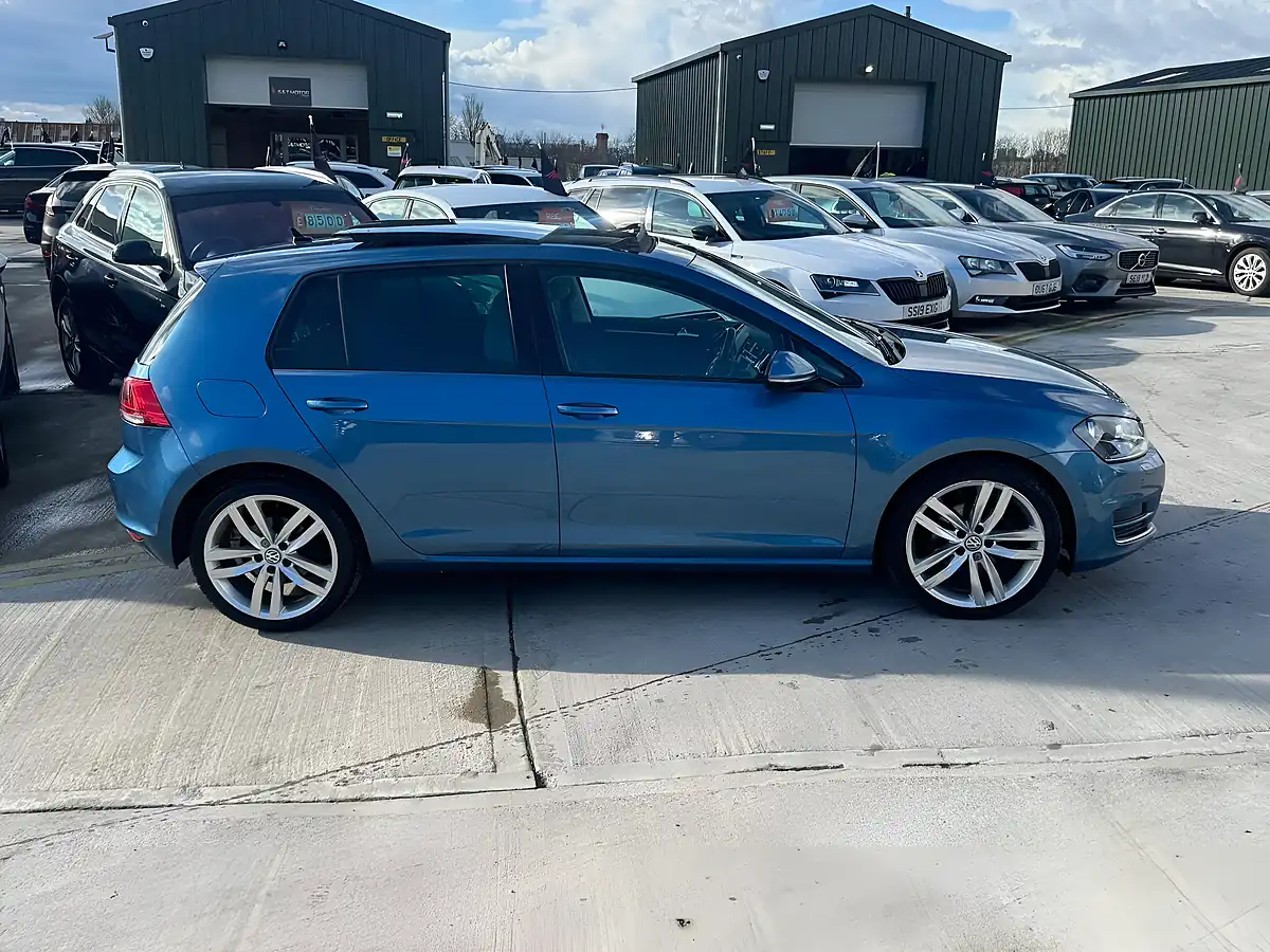 Used 2016 Volkswagen Golf GT Edition Blue - Interior and Exterior details 10