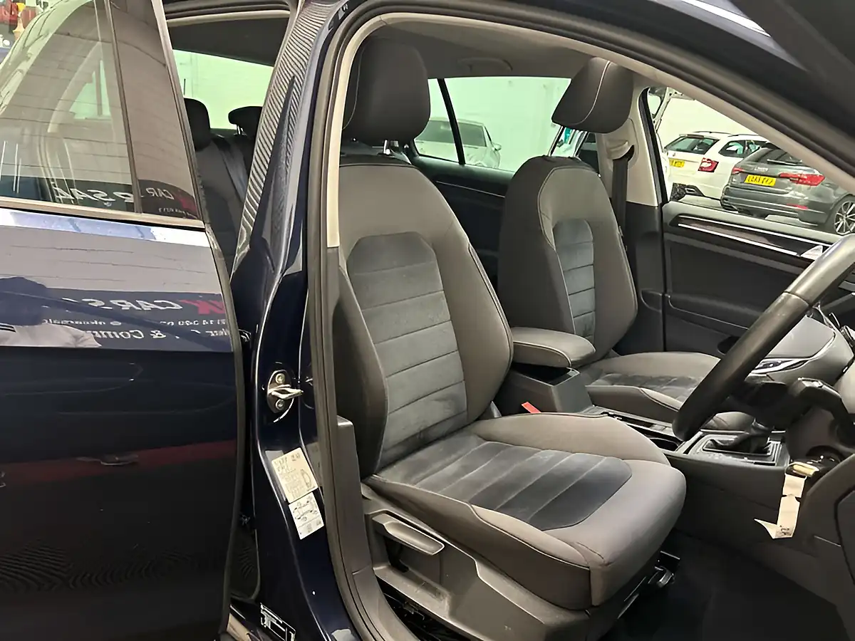 Used 2016 Volkswagen Golf GT Edition Blue - Interior and Exterior details 9