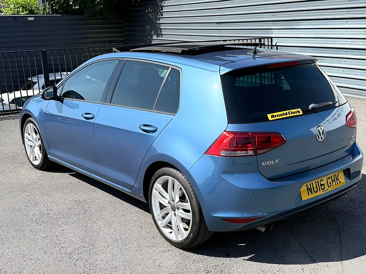 Used 2016 Volkswagen Golf GT Edition Pacific Blue - Interior and Exterior details 7
