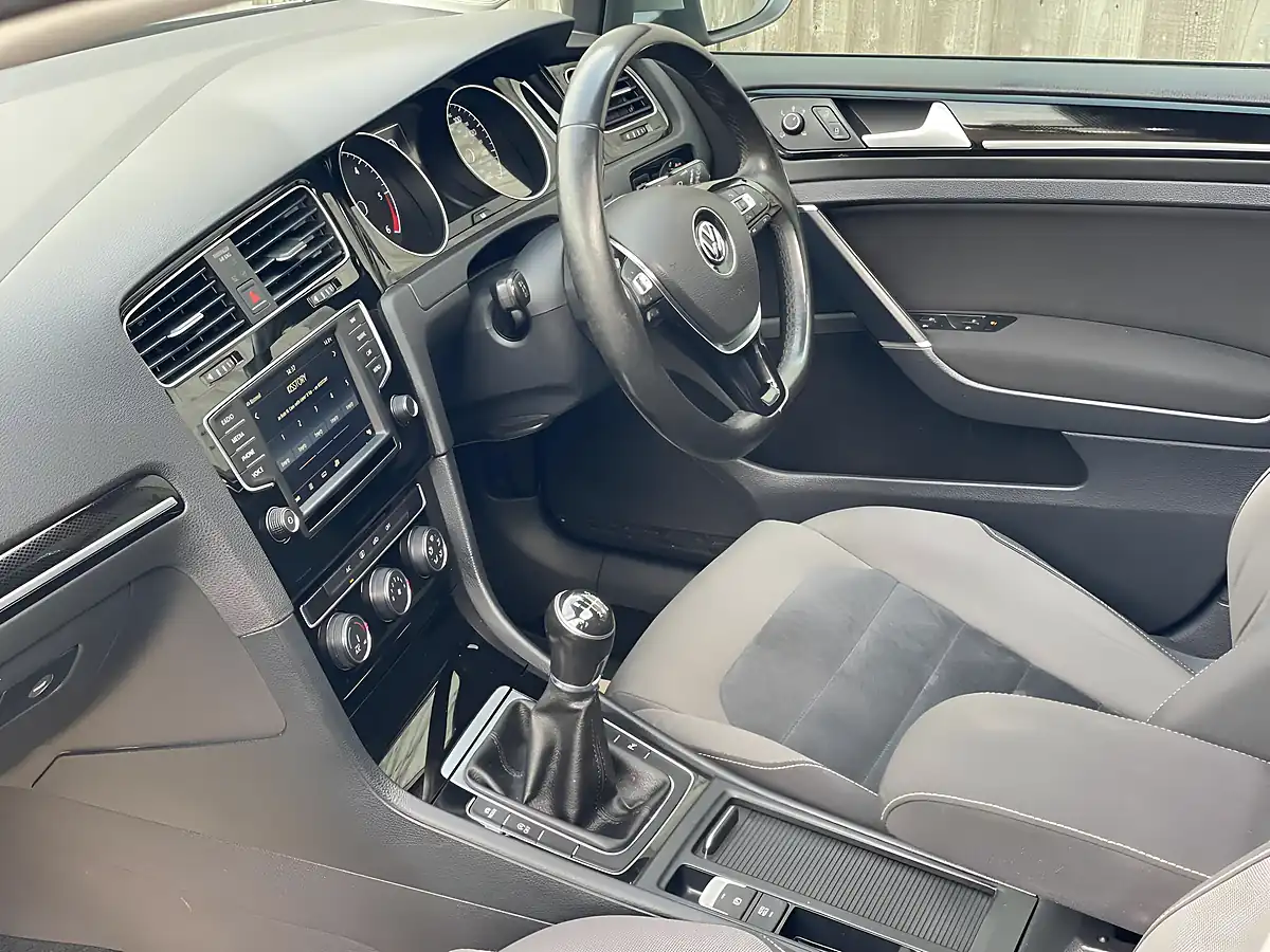 Used 2016 Volkswagen Golf GT Edition Silver - Interior and Exterior details 20