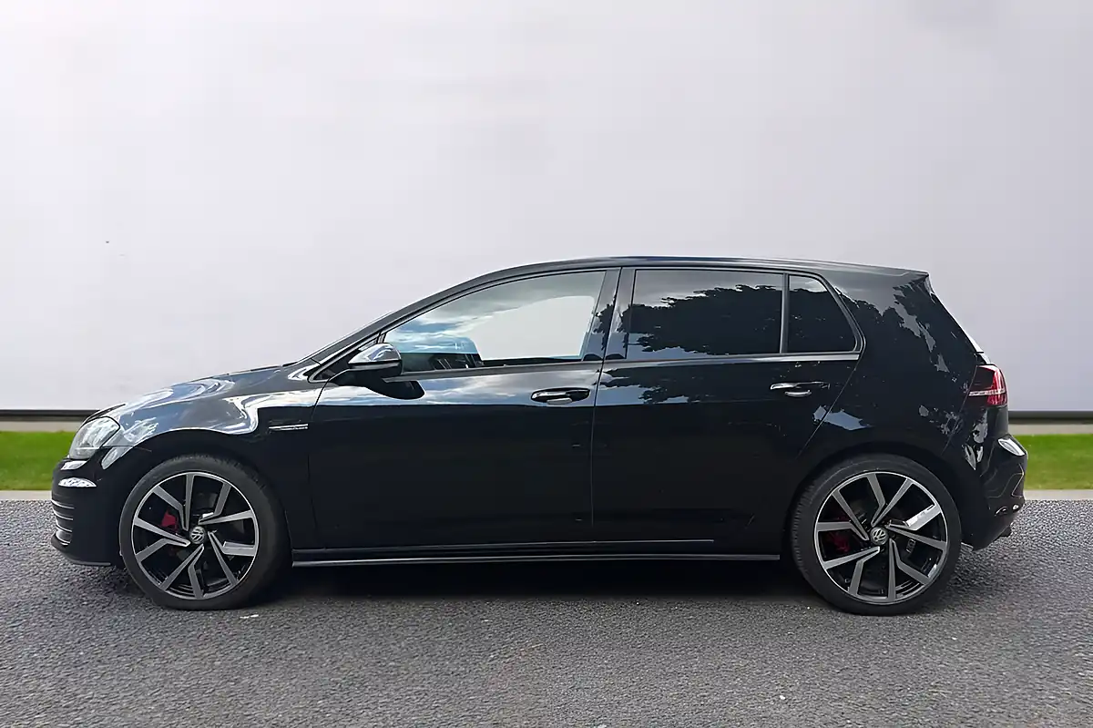 Used 2016 Volkswagen Golf Gtd Black - Interior and Exterior details 4