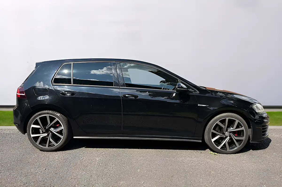 Used 2016 Volkswagen Golf Gtd Black - Interior and Exterior details 8
