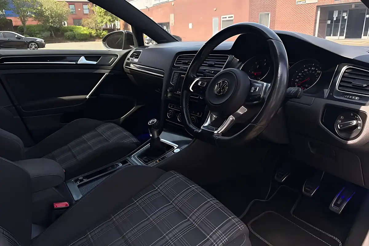 Used 2016 Volkswagen Golf Gtd Black - Interior and Exterior details 9