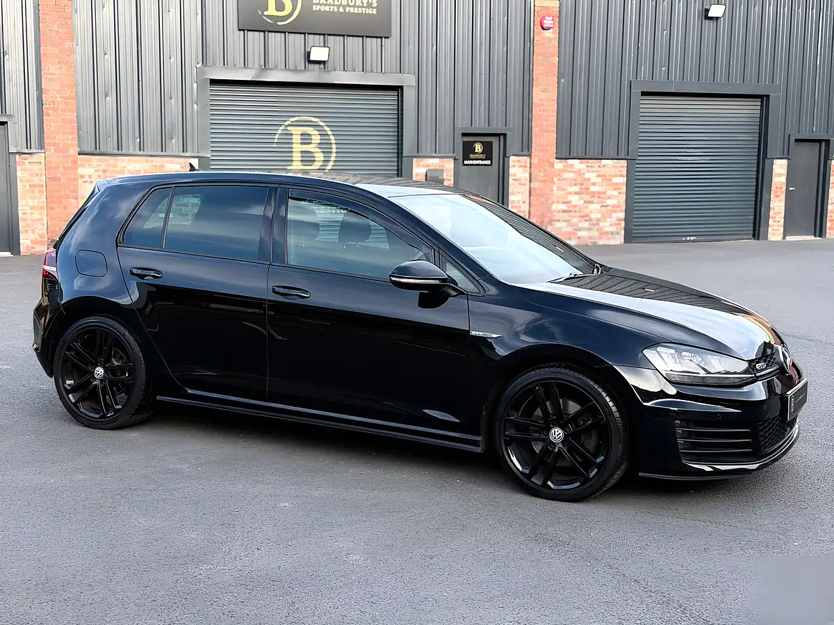 Used 2016 Volkswagen Golf Gtd Black - Interior and Exterior details 12
