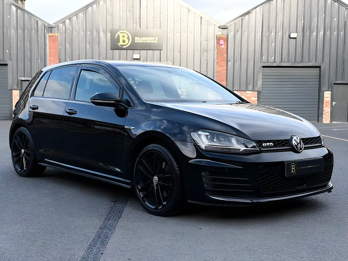 Used 2016 Volkswagen Golf Gtd Black - Interior and Exterior details 8