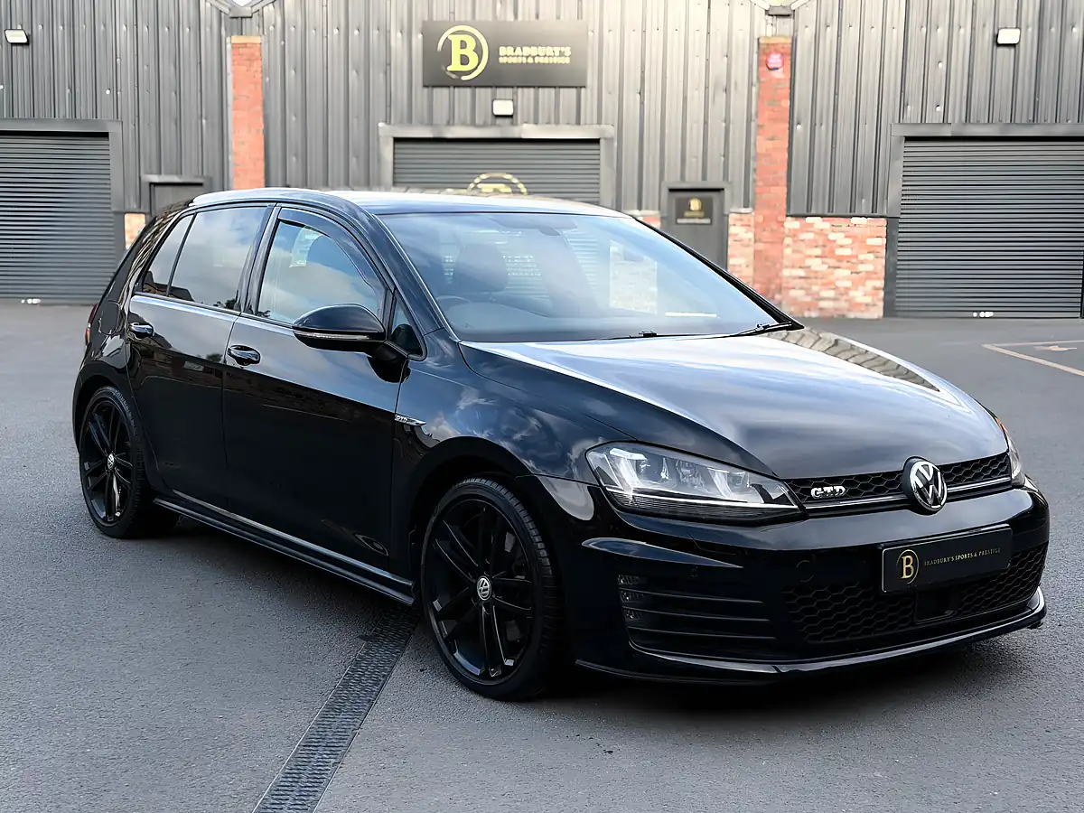Used 2016 Volkswagen Golf Gtd Black - Interior and Exterior details 9