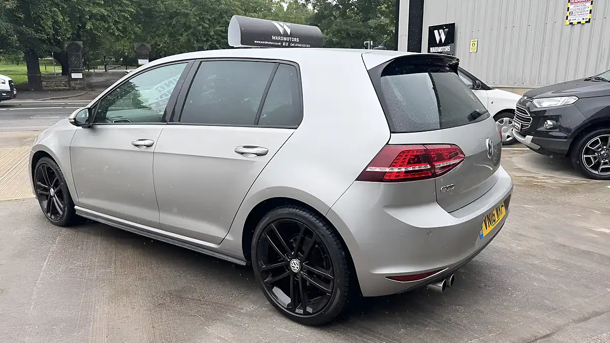 Used 2016 Volkswagen Golf Gtd Bluemotion Tech Silver - Interior and Exterior details 3