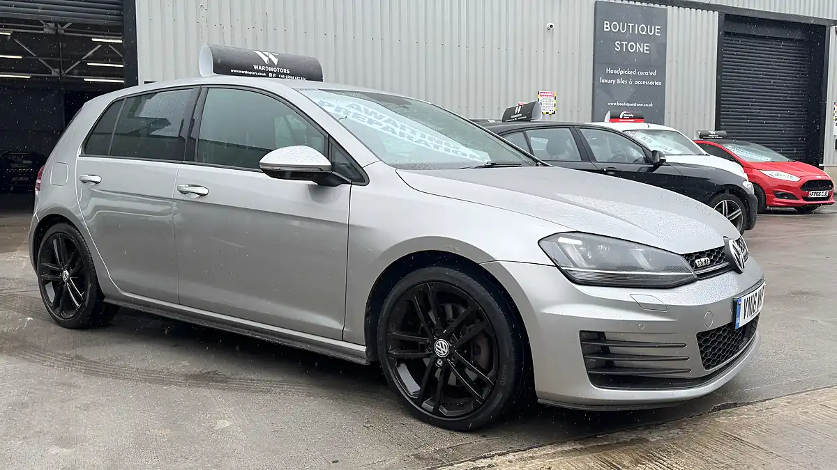 Used 2016 Volkswagen Golf Gtd Bluemotion Tech Silver - Interior and Exterior details 6