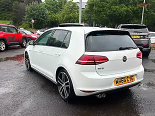 Used 2016 Volkswagen Golf Gtd Bluemotion Tech White - Interior and Exterior details 6