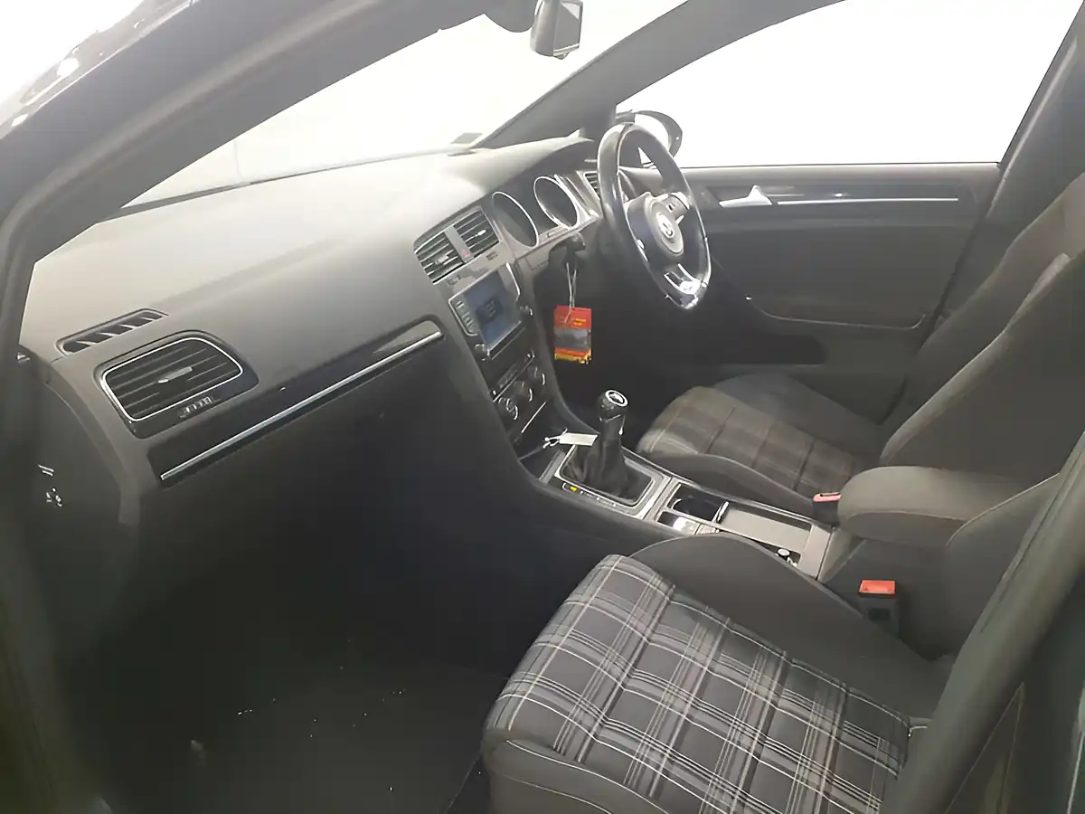 Used 2016 Volkswagen Golf Gtd Carbon Grey - Interior and Exterior details 11