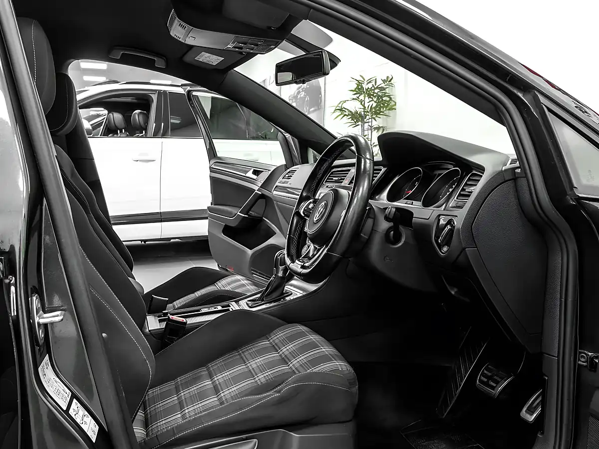Used 2016 Volkswagen Golf Gtd Grey - Interior and Exterior details 13