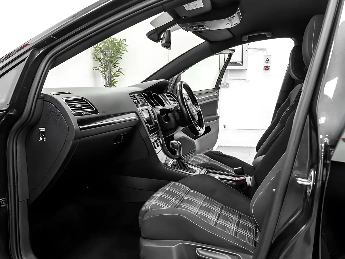 Used 2016 Volkswagen Golf Gtd Grey - Interior and Exterior details 14